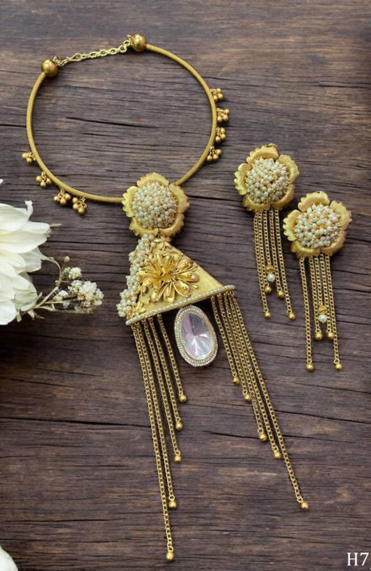 Statement Pearl Hasli With Earrings