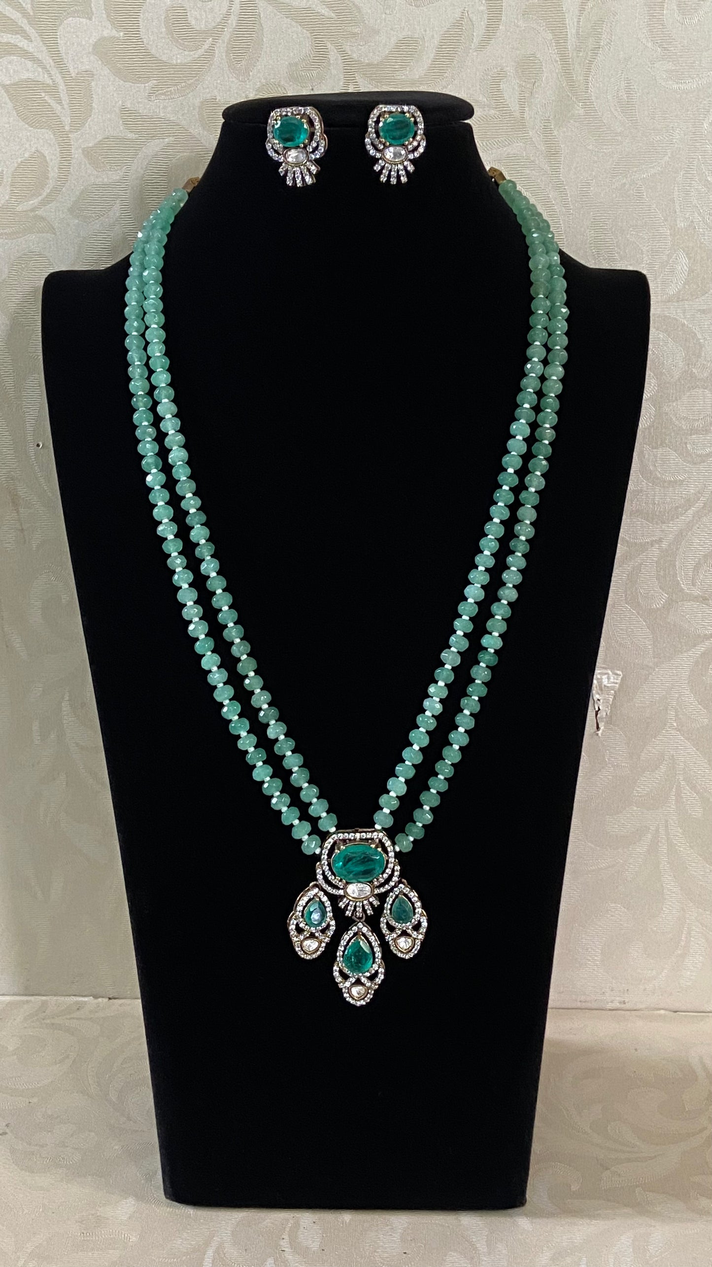 AD Victorian Pendant Onyx Beads Mala Necklace With Earrings