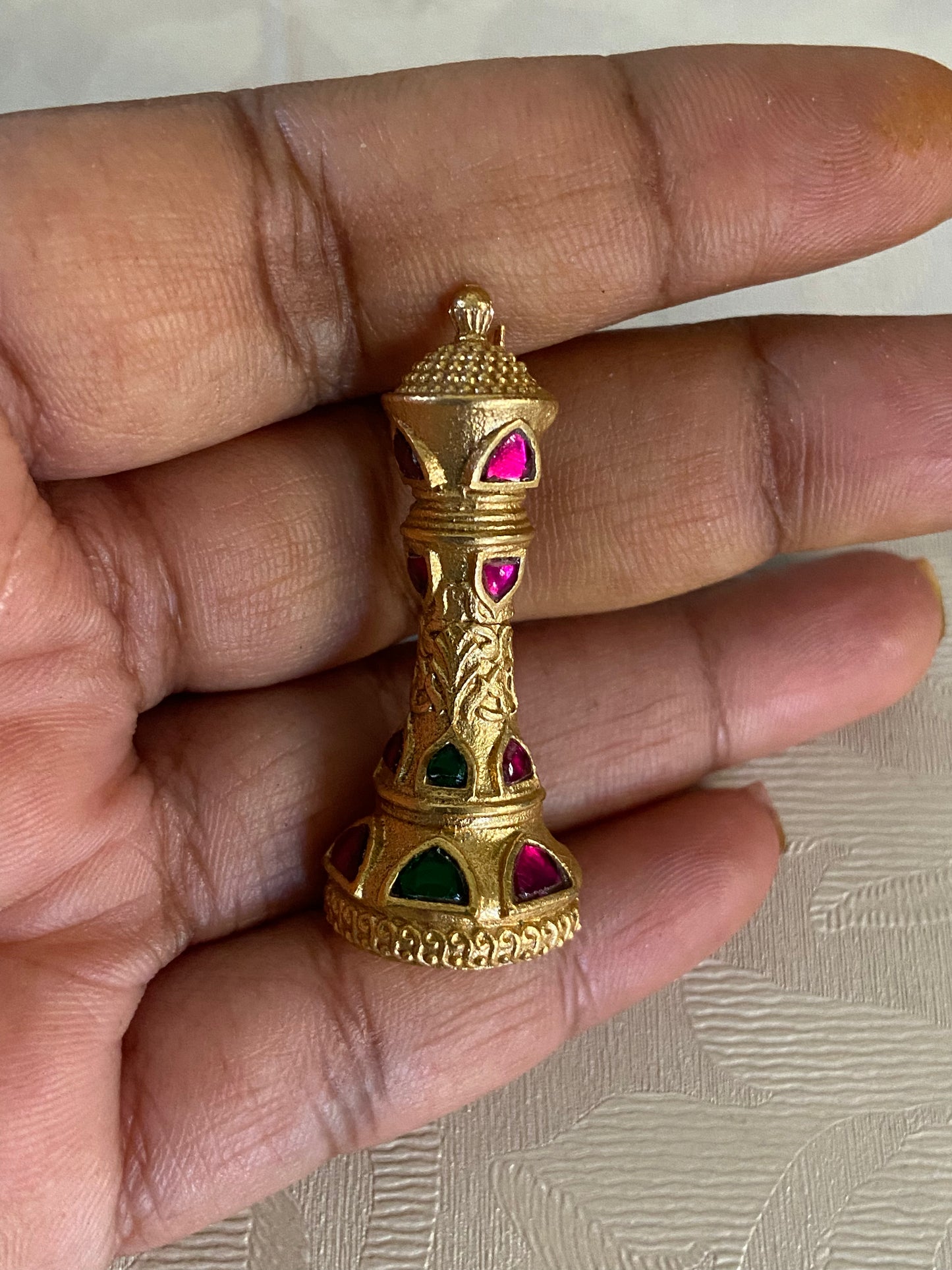 Designer Queen Brooch Pin | Luxurious Accessory | Multipurpose Pin | Gift idea