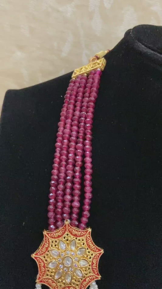 Exclusive layers necklace