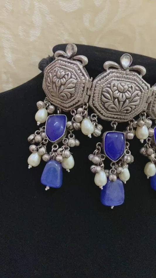 Hi grade choker with earrings