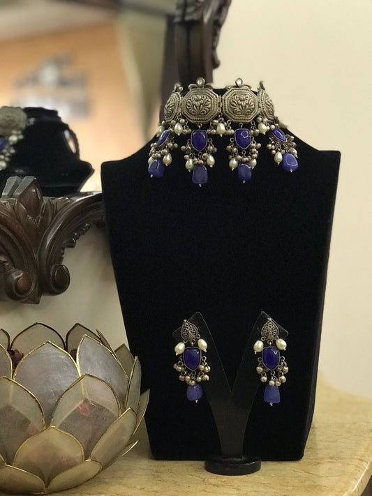 Hi grade choker with earrings