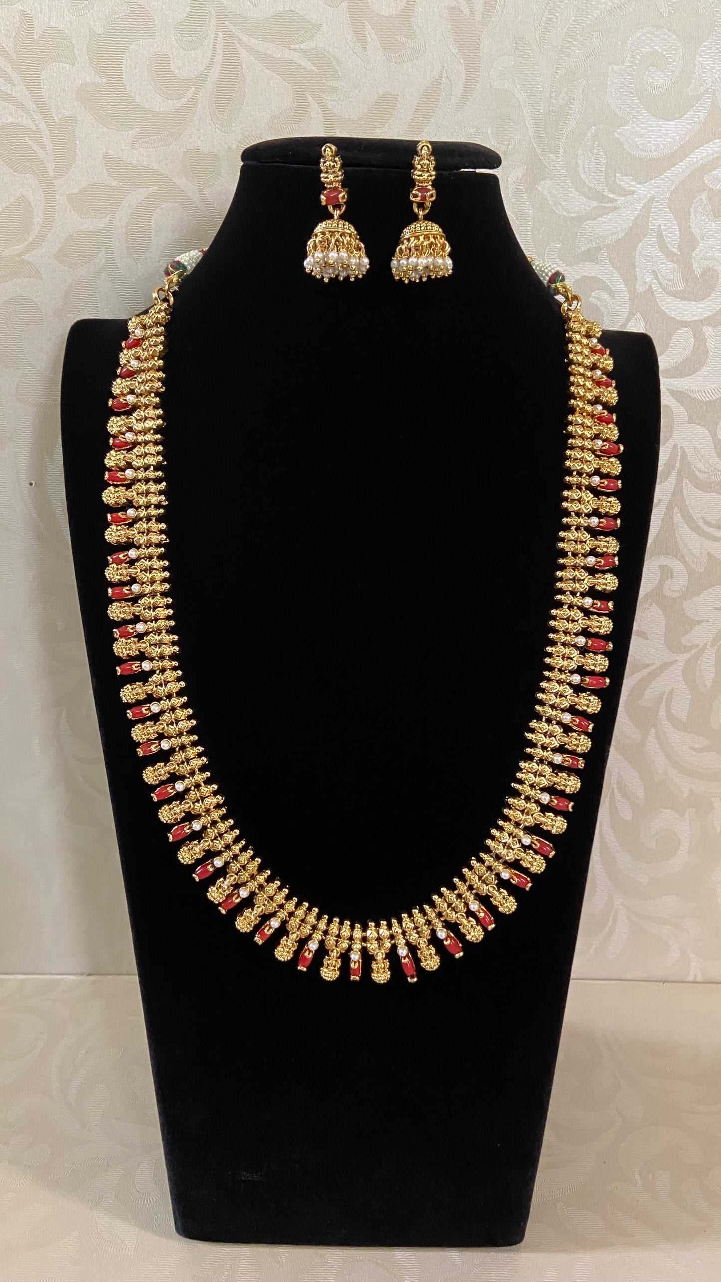 Kemp long necklace with earrings