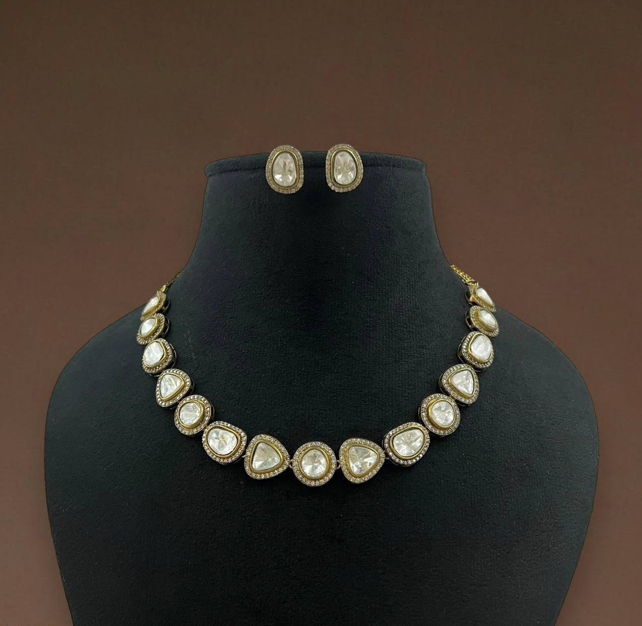 Kundan necklace | Simple Indian jewelry | Contemporary jewelry