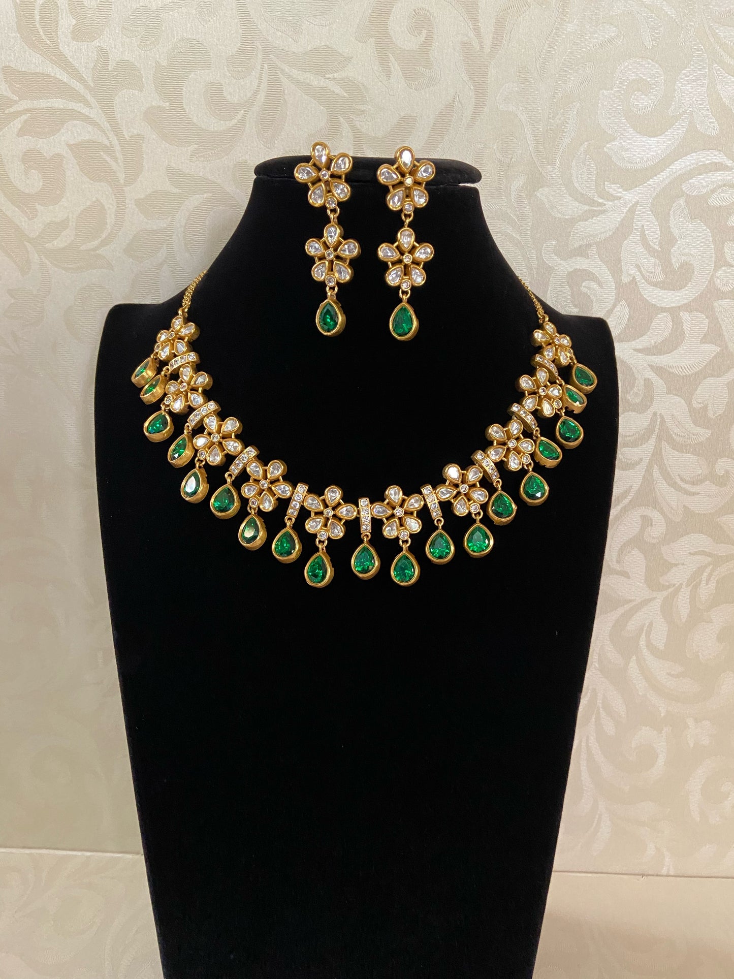 Simple kundan necklace | Indian jewelry in USA