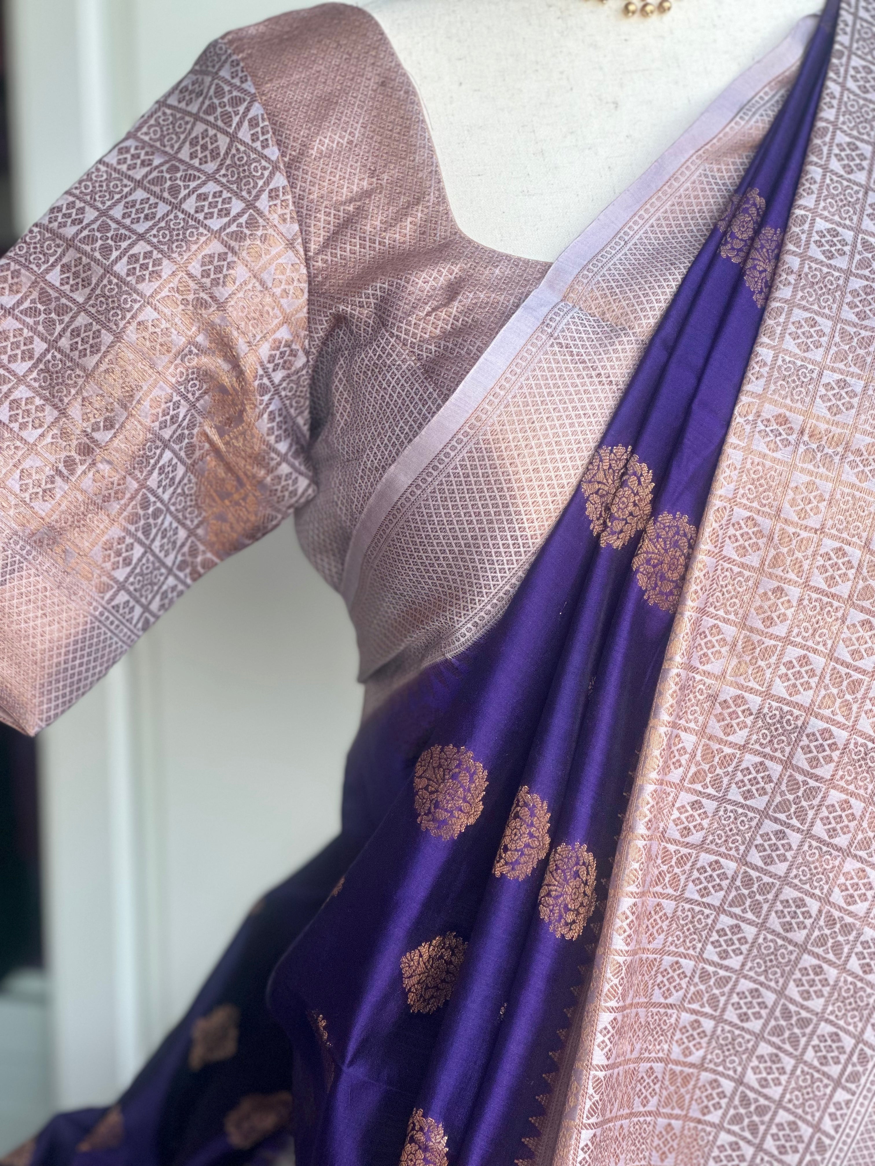 Multicolor Pure Munga Silk Bold Vine Motif Handloom Banarasi Saree With  Zari Butta Pallu | Exotic India Art