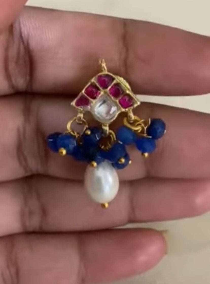 Simple Kundan Pendant Onxy Beads Choker Set