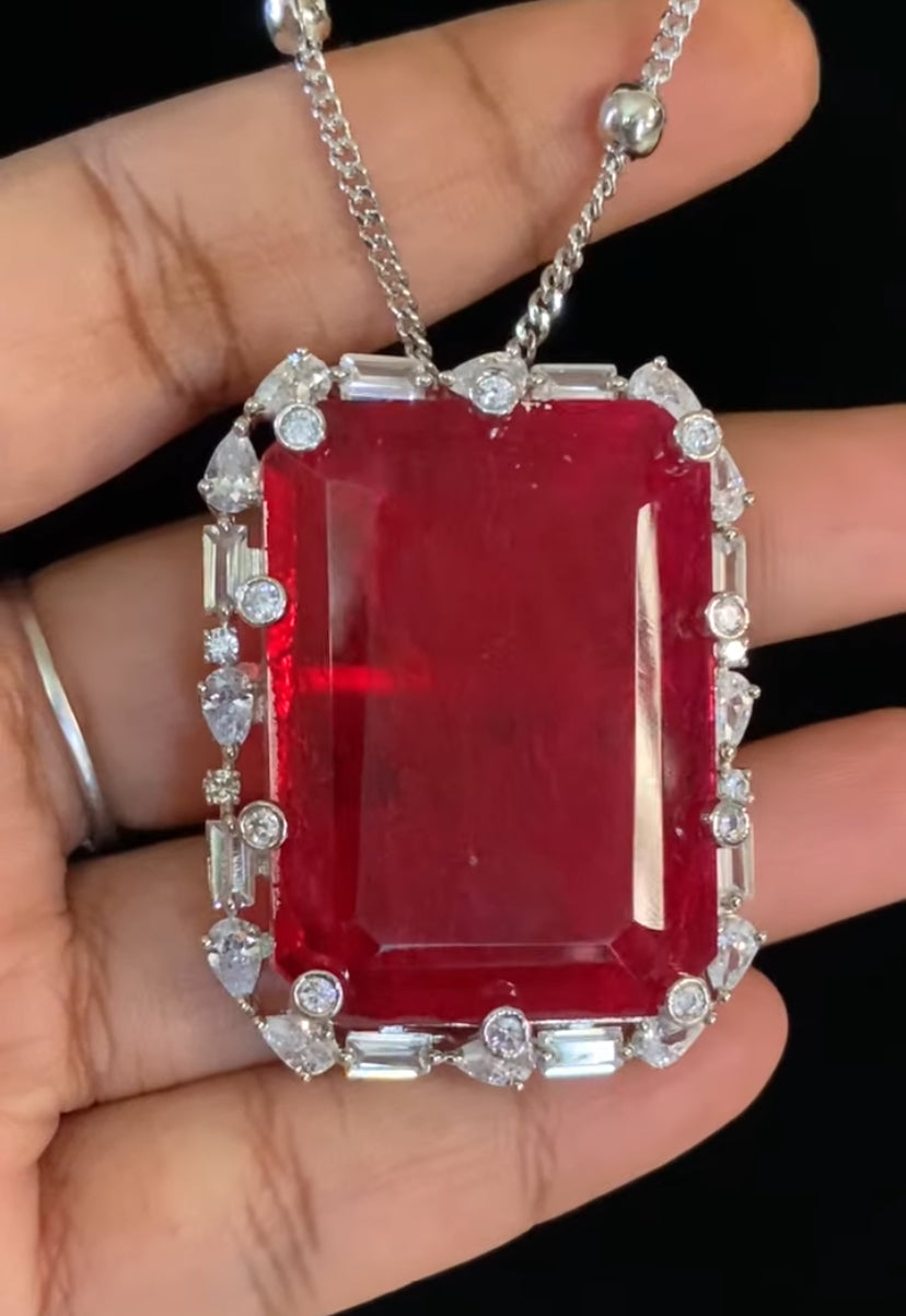 Doublet Pendant Chain With Studs | Simple Necklace