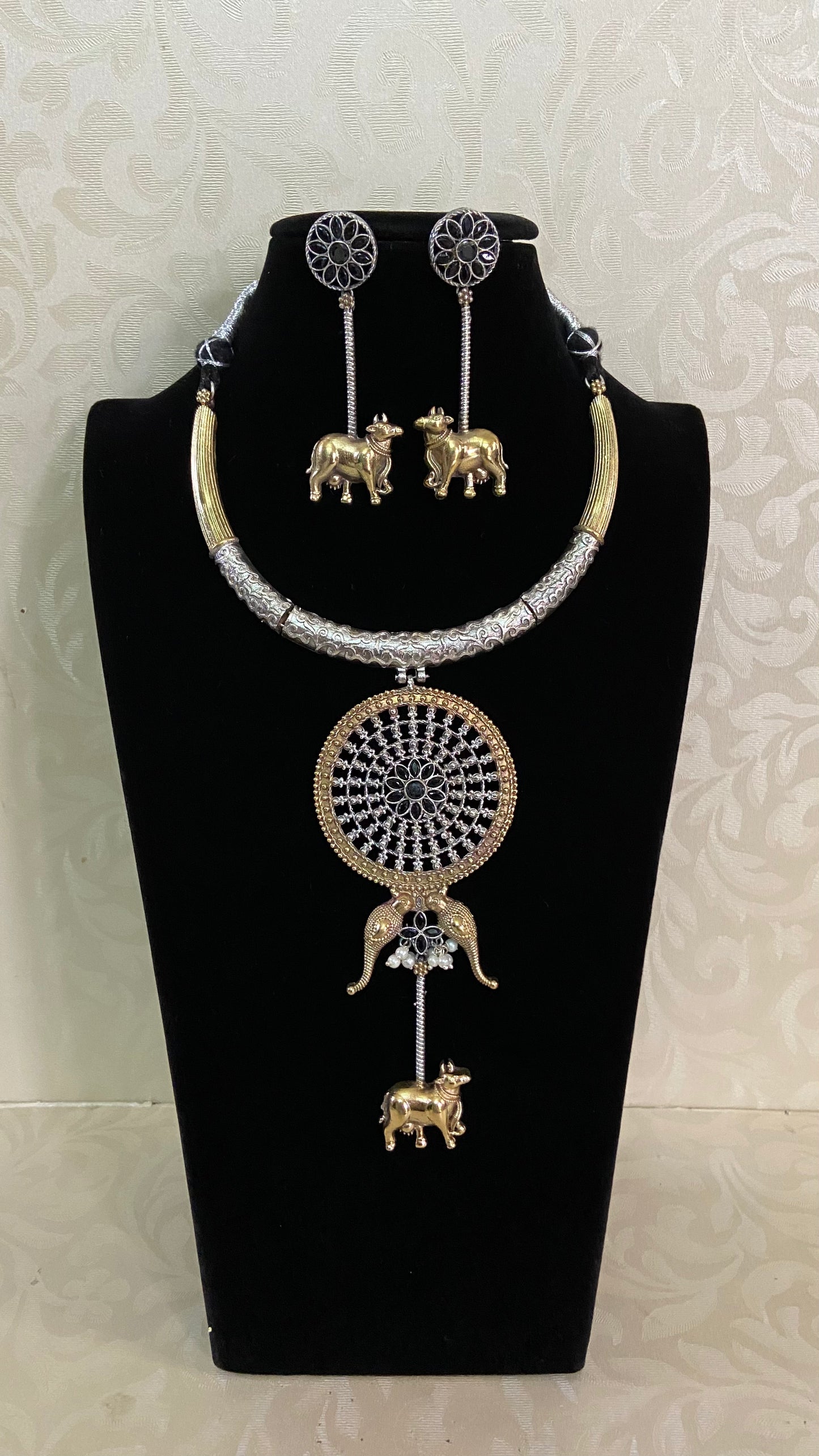 Dual Tone Oxidized  Hasli | Statement Necklace Set