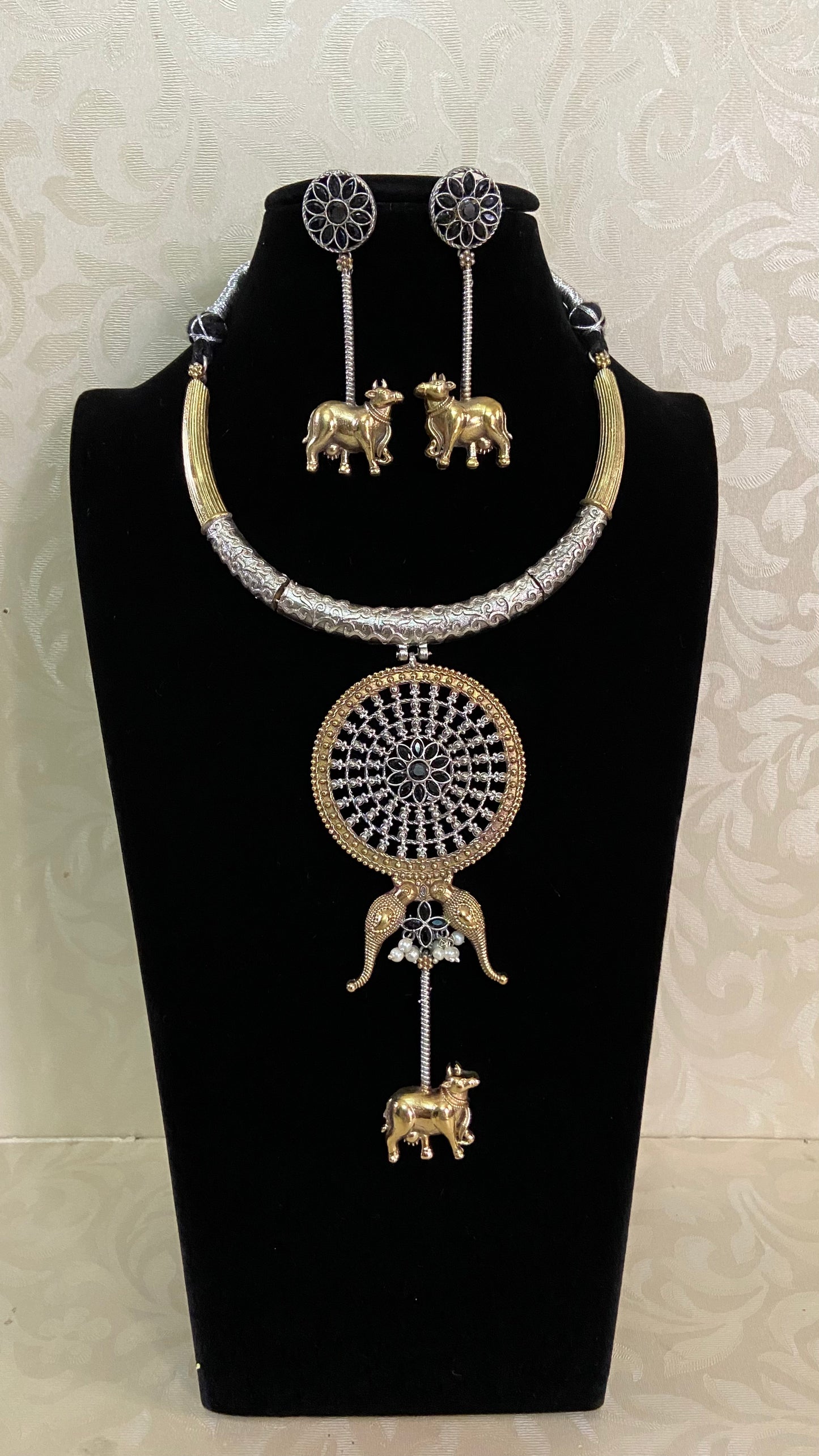 Dual Tone Oxidized  Hasli | Statement Necklace Set