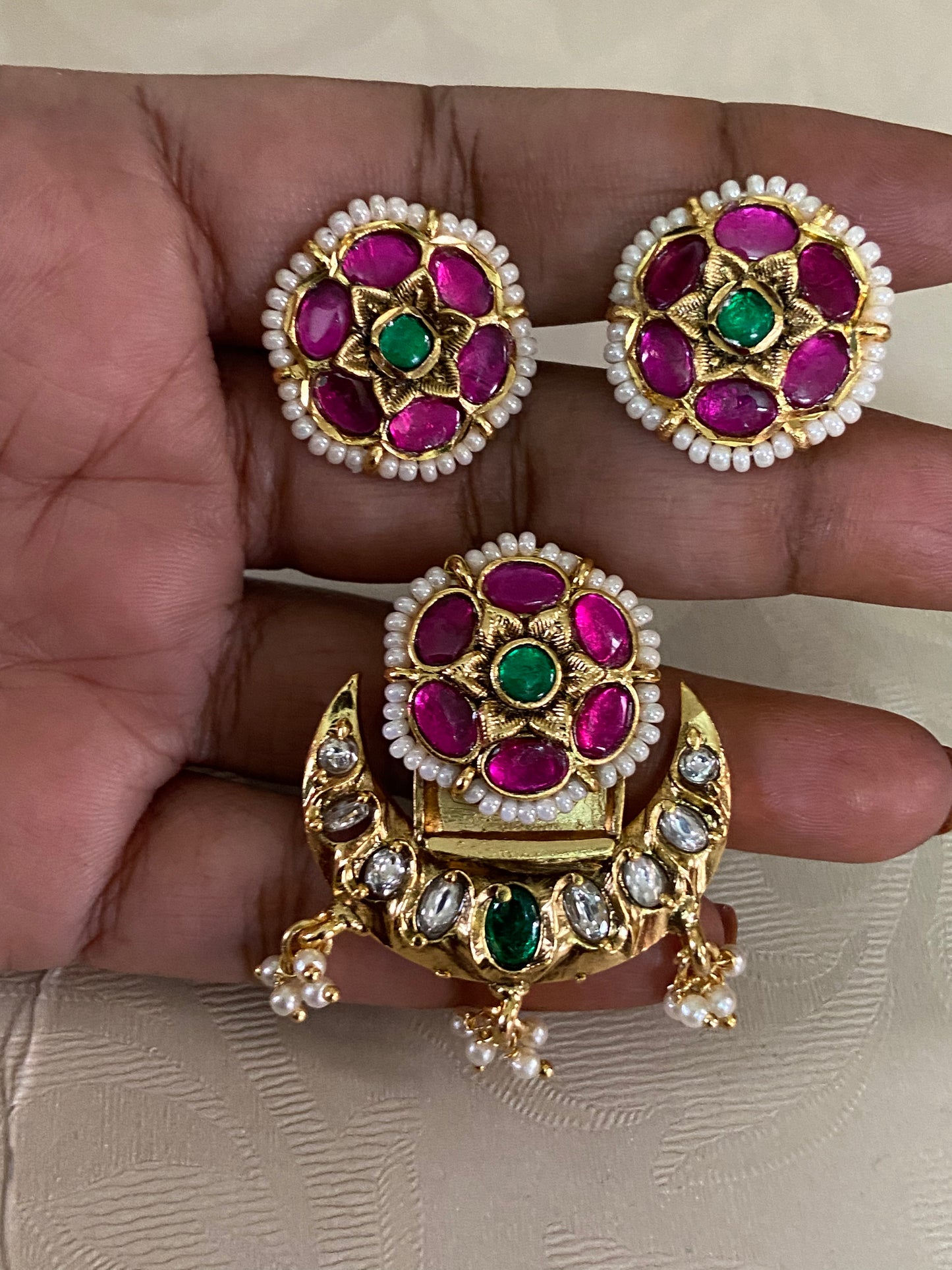 Jadau Kudan Pendant Set | Indian Jewelry in USA