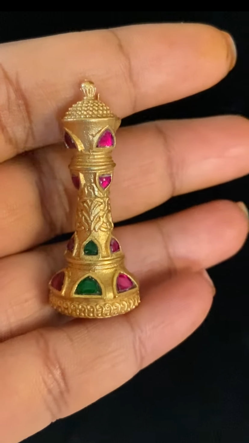 Designer Queen Brooch Pin | Luxurious Accessory | Multipurpose Pin | Gift idea