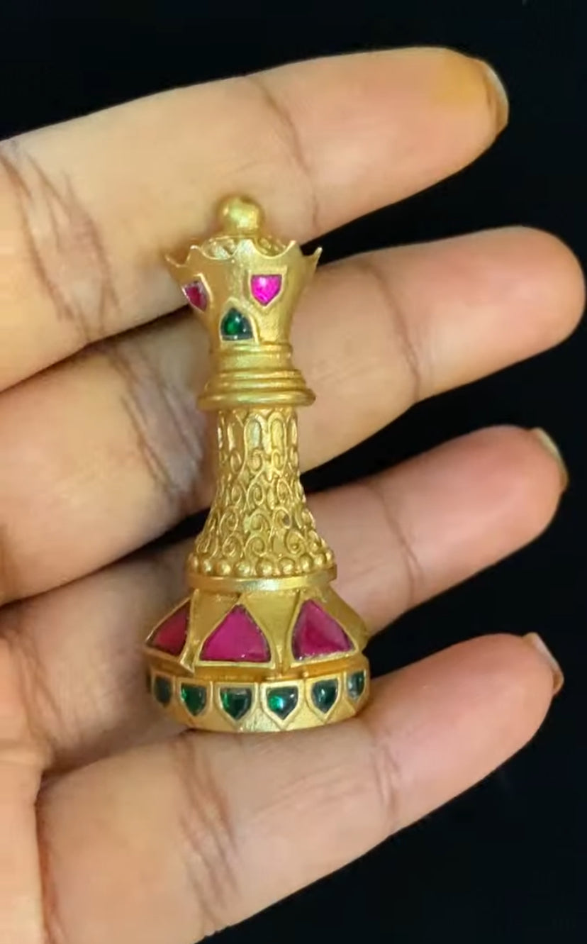 Designer King Brooch Pin | Luxurious Accessory | Multipurpose Pin | Gift idea