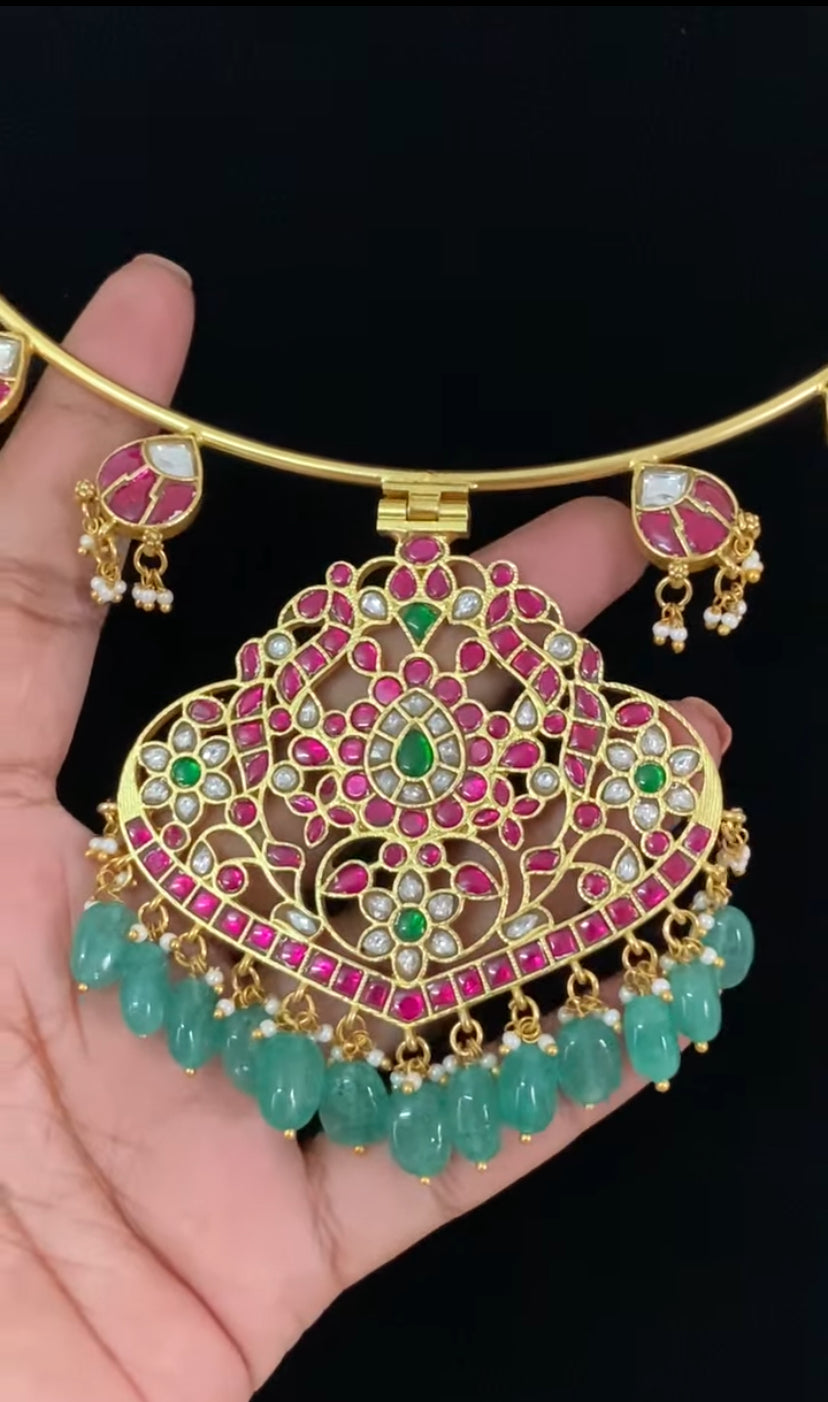 Jadau Kundan Pendant Hasli Necklace | Traditional Necklace In USA