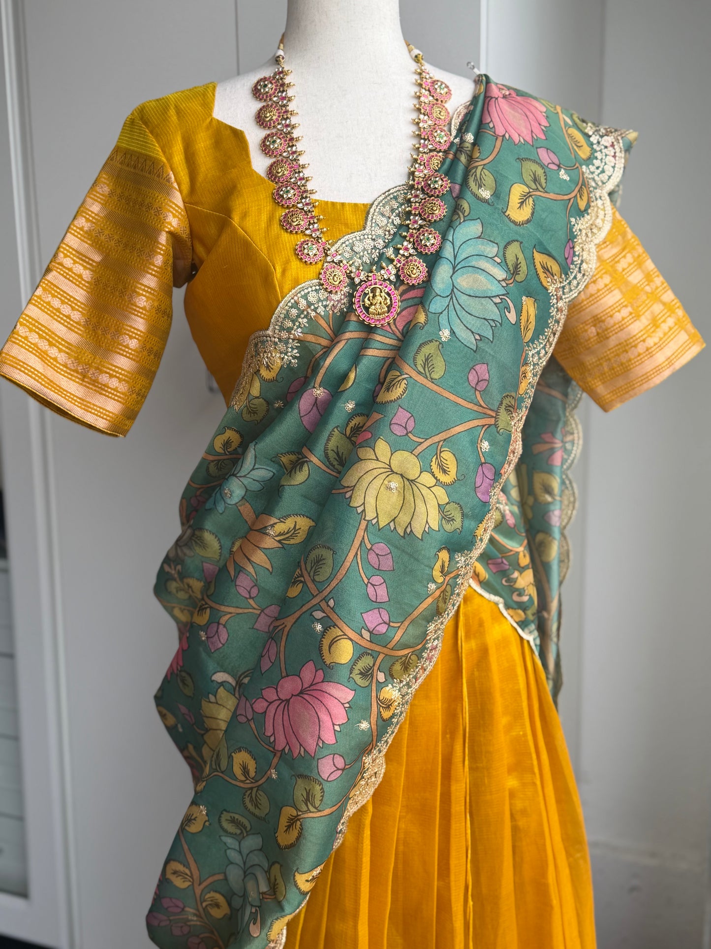 Teens Managalgiri Lehanga set | Langa Voni | Girls Ethnic Wear