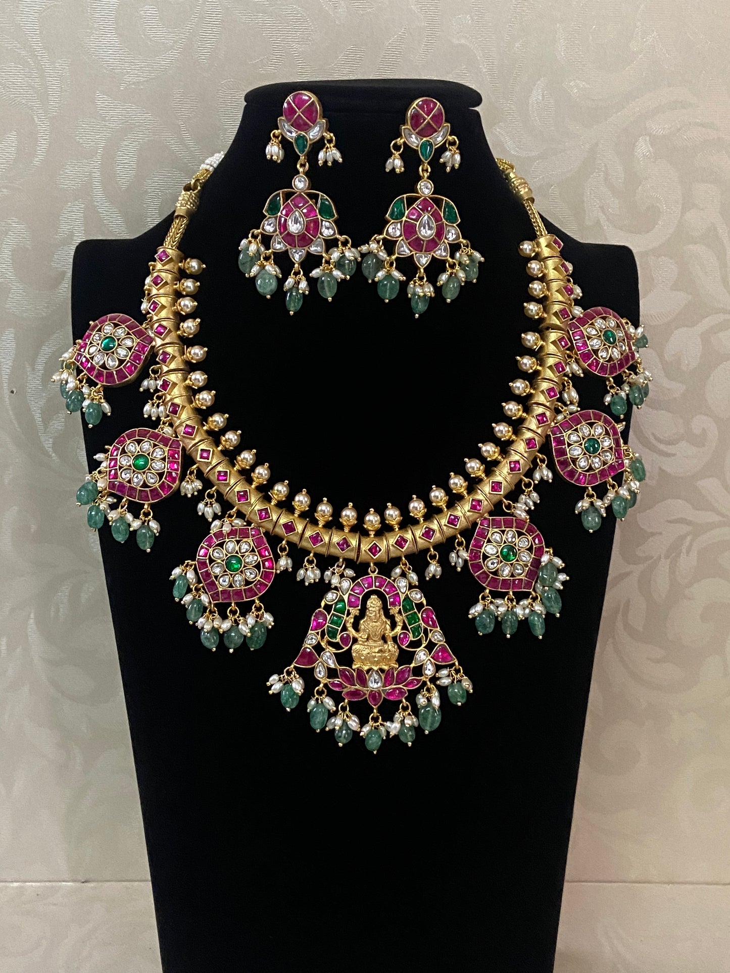 Jadau Kundan guttapusalu necklace | Indian traditional jewelry