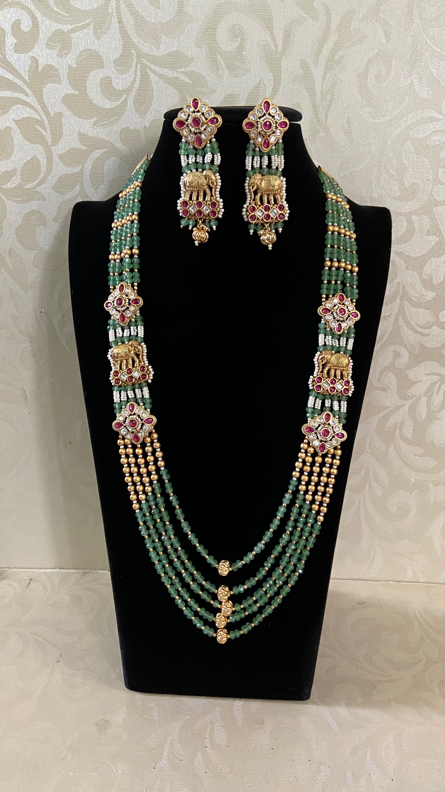 Traditional Kundan Necklace | Onyx Beads Necklace With Earrings