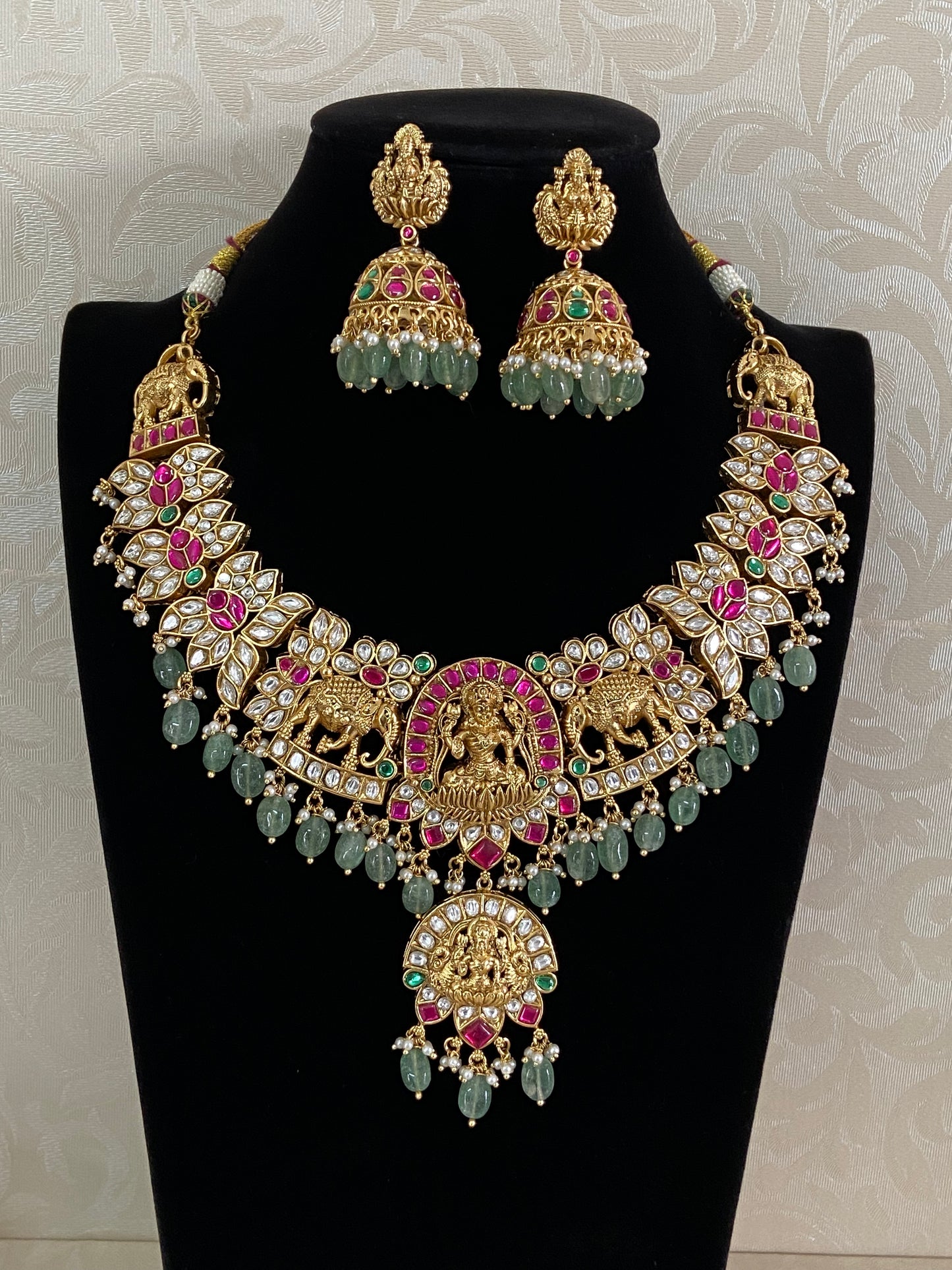 Antique Kundan Temple Necklace Set | Traditional Indian Jewelry