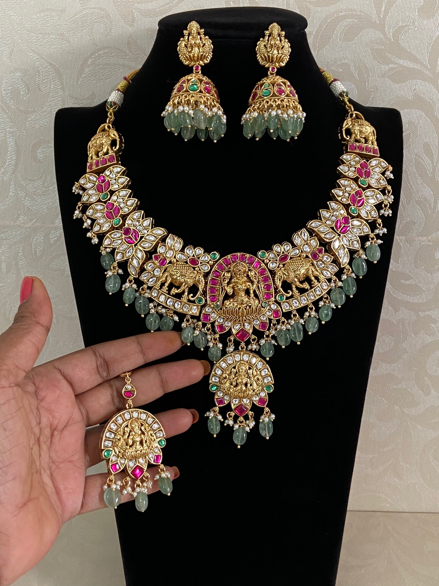 Antique Kundan Temple Necklace Set | Traditional Indian Jewelry