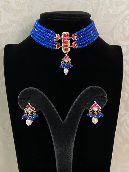 Simple Kundan Pendant Onxy Beads Choker Set