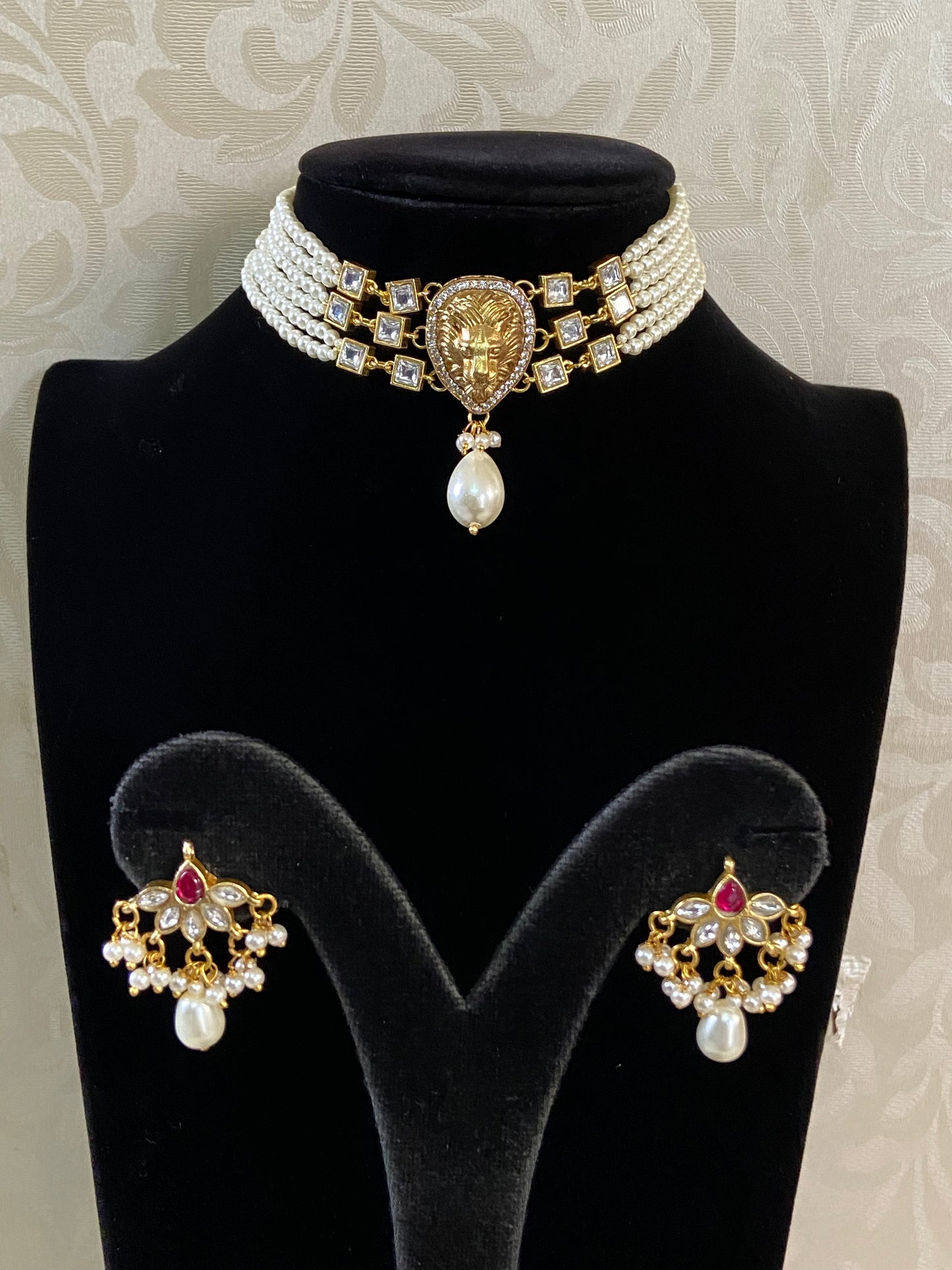 Antique Lion & Kundan Pendant Pearl Choker Set | Indian Necklace