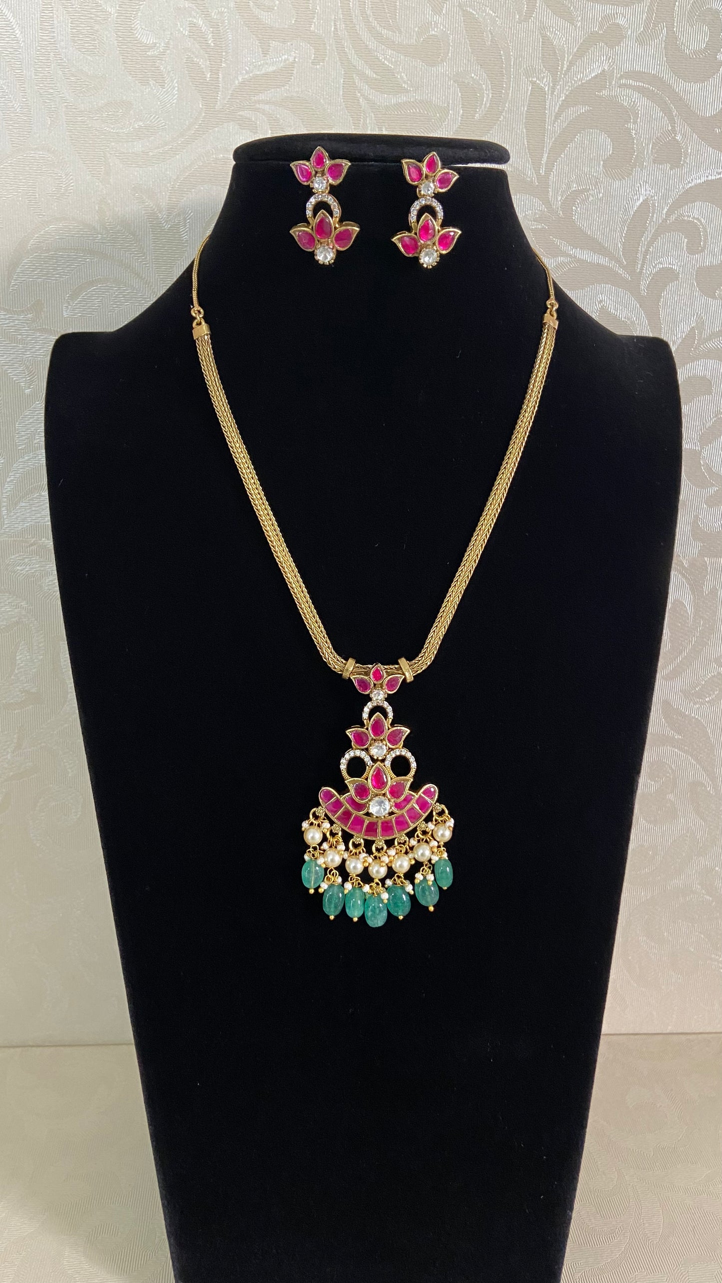 Jadau Kundan Pendant Nanu Patti  Set | Indian Traditional Jewelry In USA