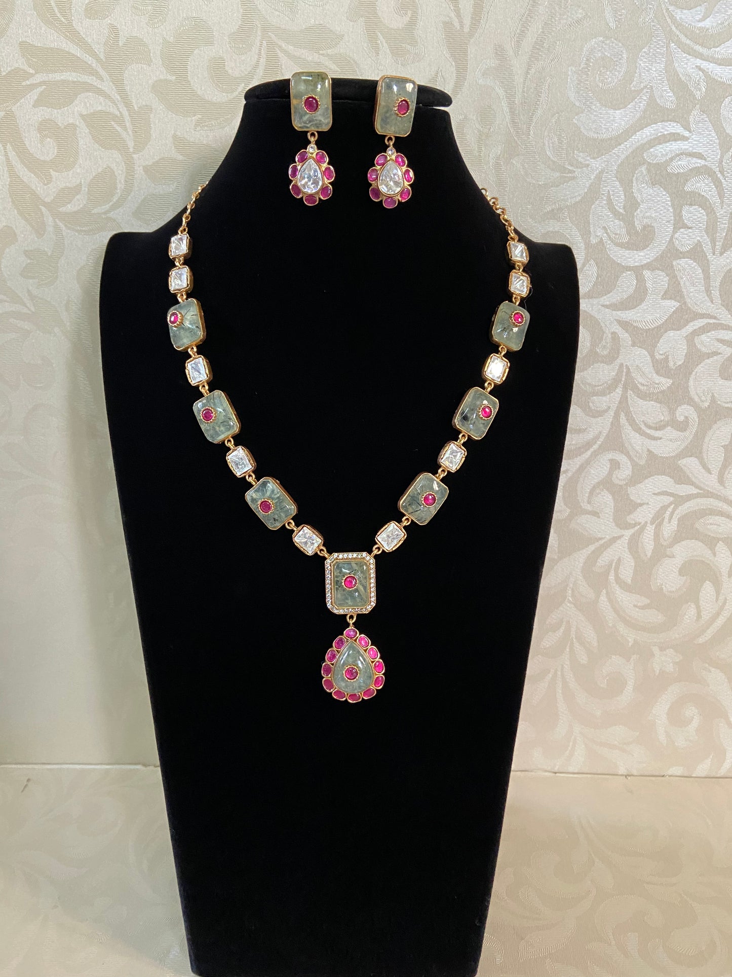 Semi Precious Stones With Jadau Fusion Necklace