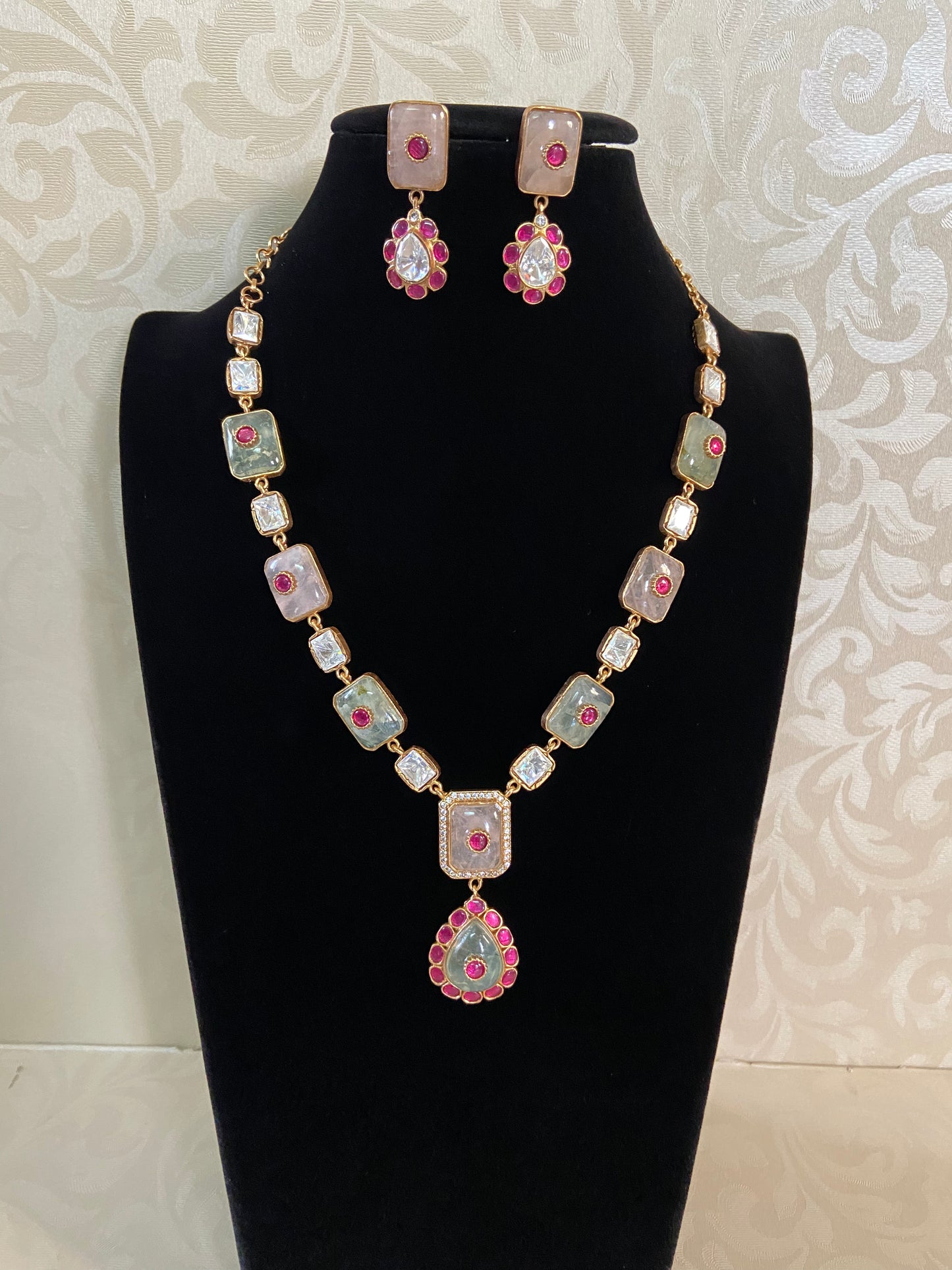 Semi Precious Stones With Jadau Fusion Necklace