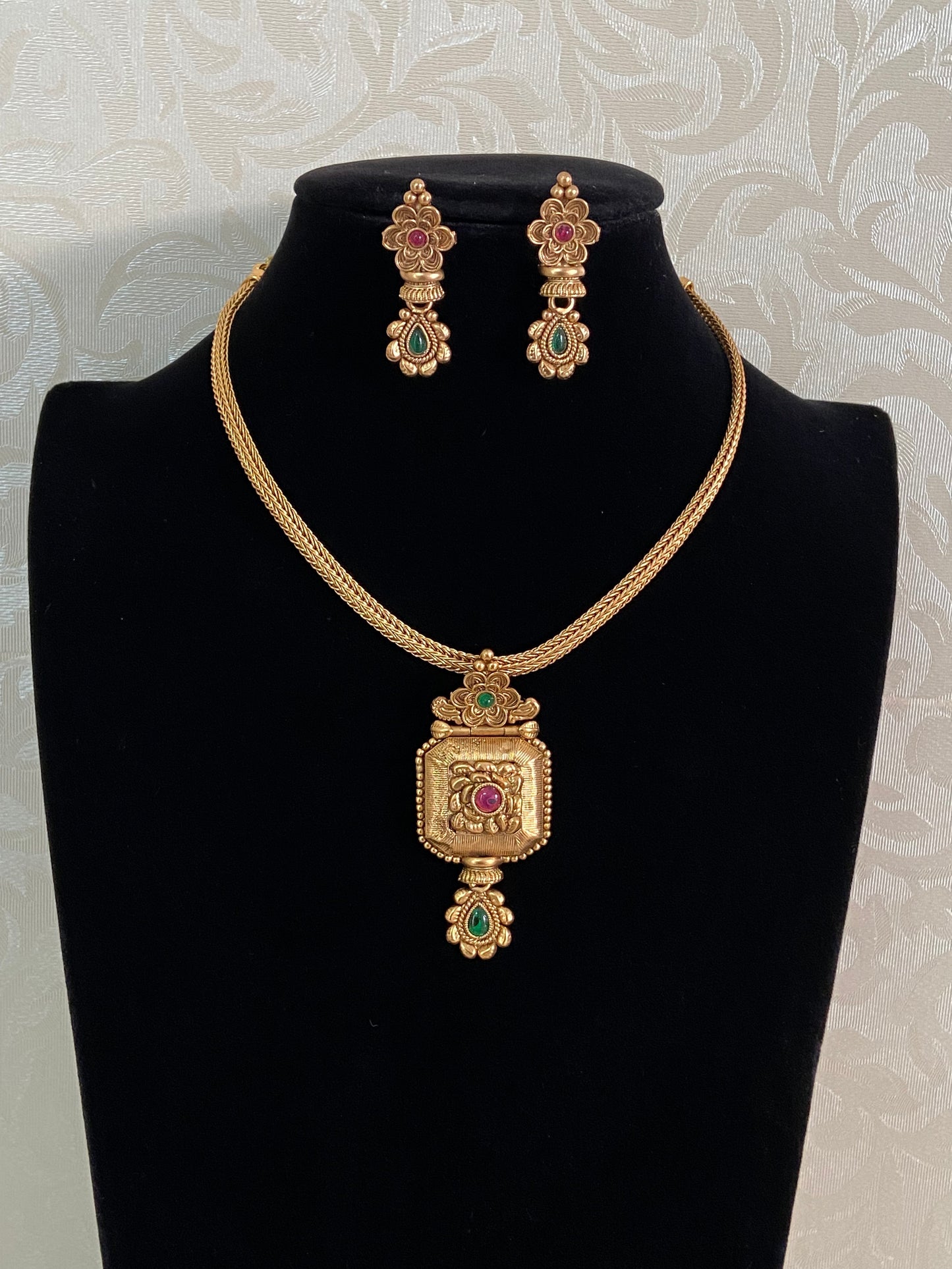 Antique Pendant Nanu patti Necklace Set | Indian Traditional Jewelry In USA