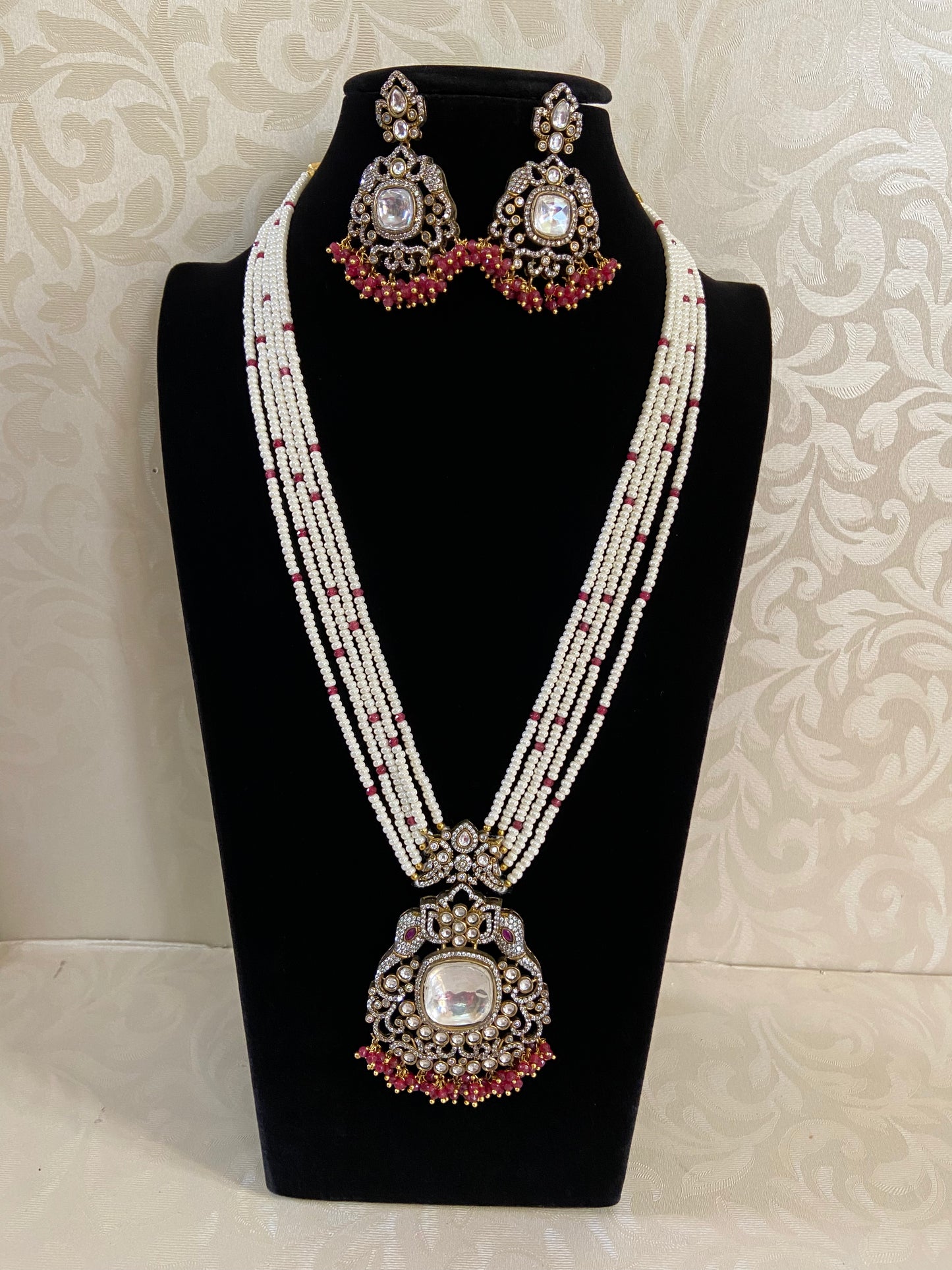 Victorian Pendant Pearl Necklace