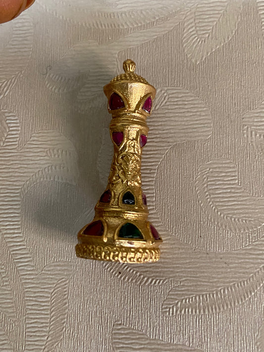 Designer Queen Brooch Pin | Luxurious Accessory | Multipurpose Pin | Gift idea