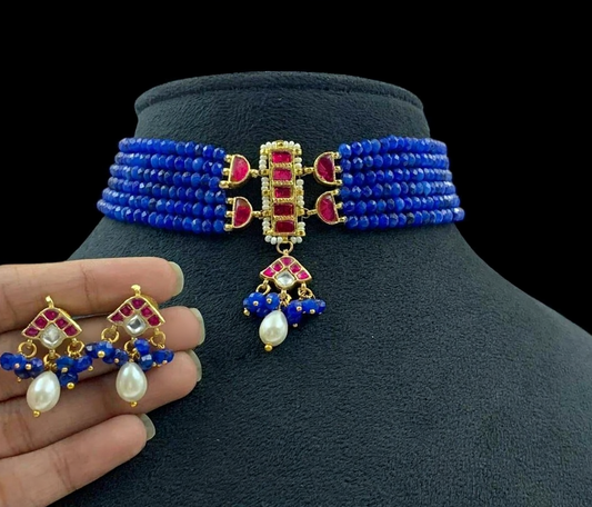 Simple Kundan Pendant Onxy Beads Choker Set