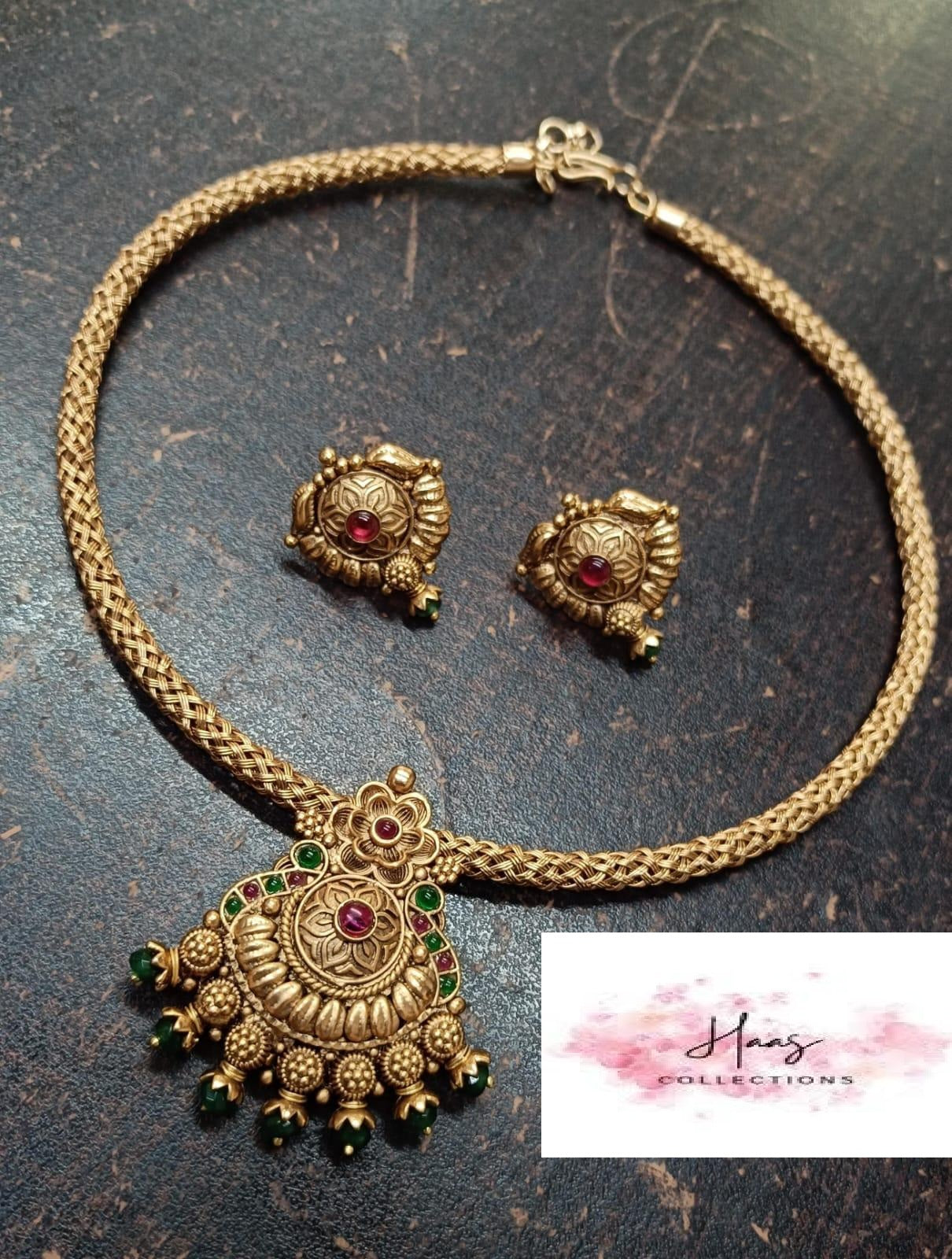 Antique Pendant Hasli With Studs | Traditional Indian jewelry